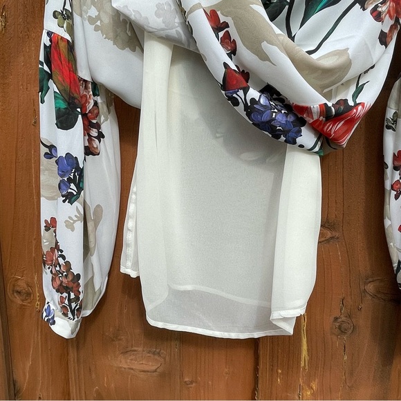 NWT Express floral top - Picture 5 of 8